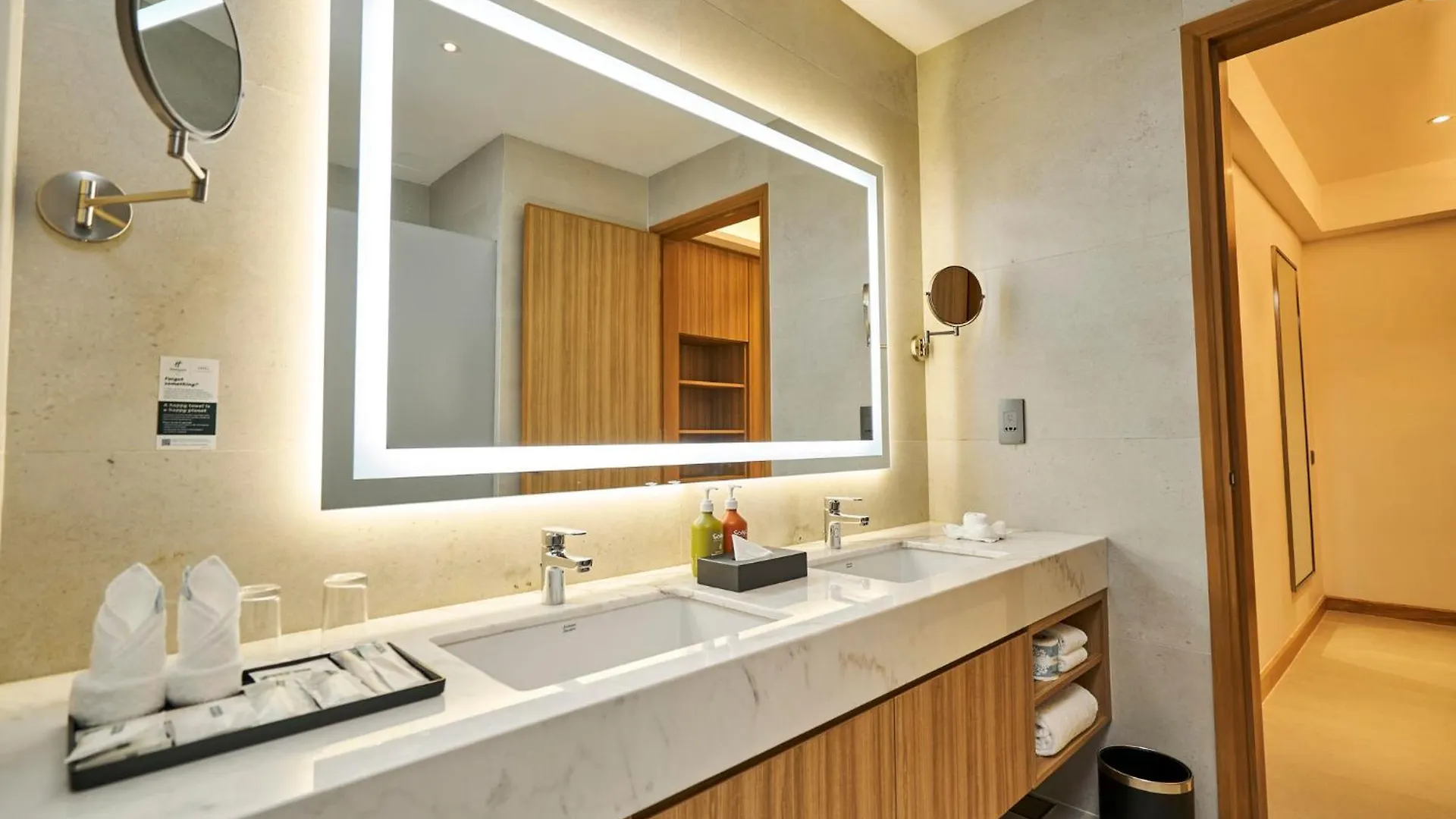Holiday Inn Sepang - Airport 4*,